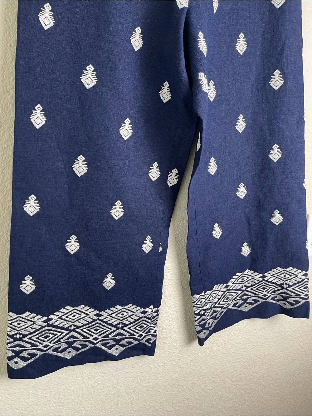 ZARA Navy Blue Wide Leg Embroidered Culottes Pants Size Large Tropical Vacation